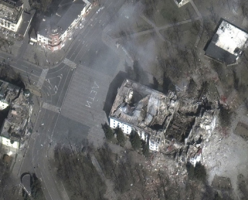 El bombardeo al teatro de Mariúpol: crónica de un crimen de guerra